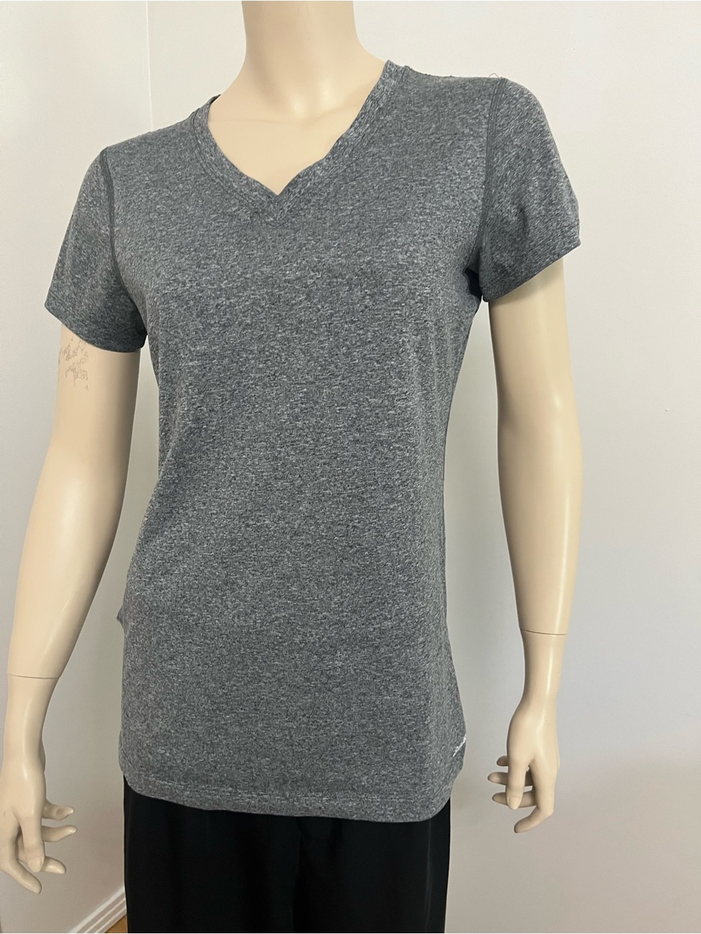 Eddie Bauer Women's Heather Gray V-Neck Short Sleeve Tee